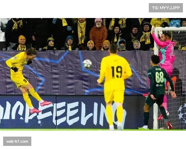 亚特兰大vs多特蒙德补时阶段各拿红牌，拼抢激烈到见红